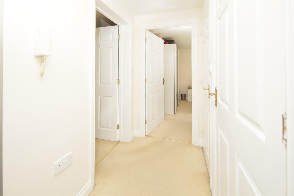 3 Birch Meadow Close hallway.jpg