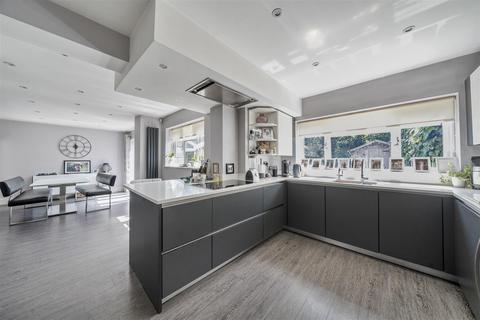 undefined, Magnaville Road, Bushey WD23