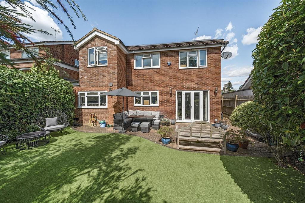 Garden/Exterior Rear: