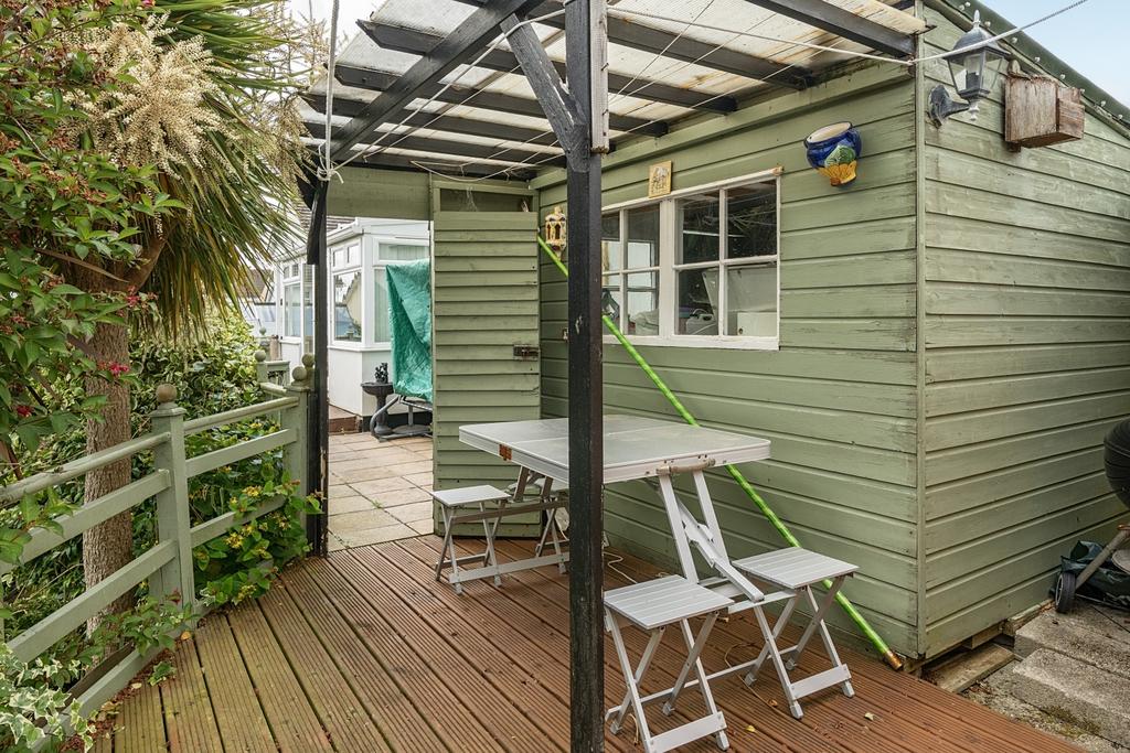 1305050-17-684078833f56a