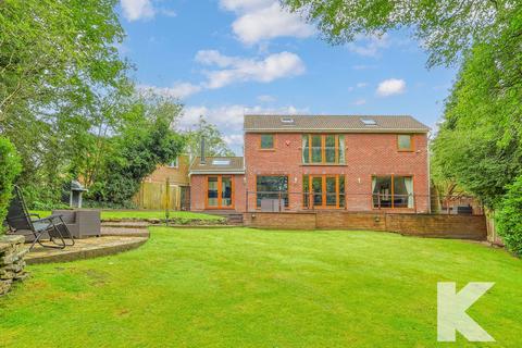 4 bedroom detached house for sale, Woodland Park, Royton, Oldham, OL2 5UY