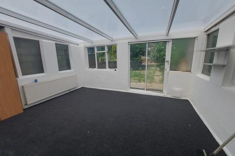 4 bedroom terraced house to rent, IG1 1HQ