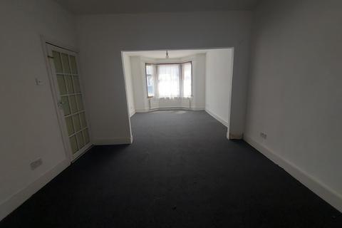 4 bedroom terraced house to rent, IG1 1HQ