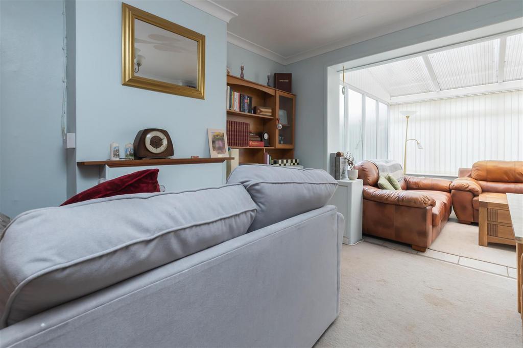 Living Room 2.jpg