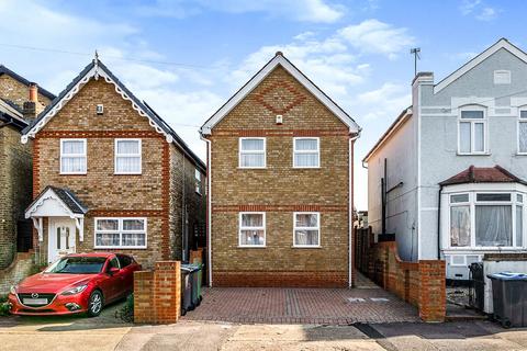 4 bedroom detached house to rent, Worthington Road, Surbiton KT6