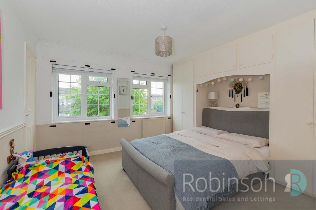 15 Lyneham Gardens-14