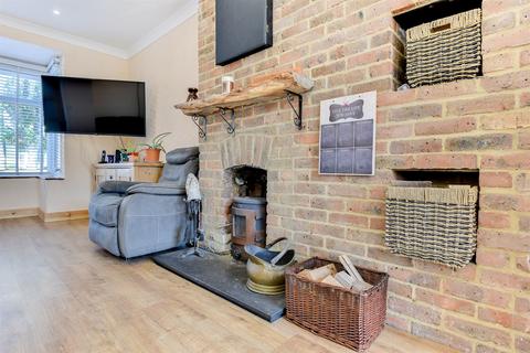 8 Shandon Road, Worthing, BN14 9DY