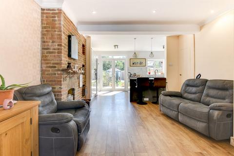 8 Shandon Road, Worthing, BN14 9DY