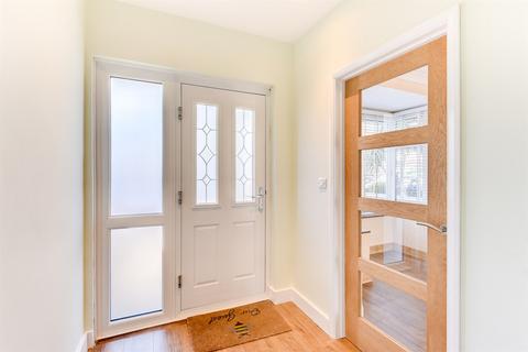 8 Shandon Road, Worthing, BN14 9DY