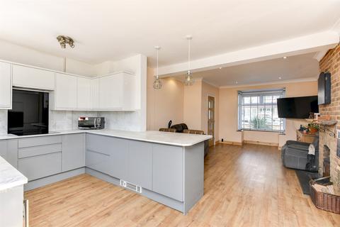 8 Shandon Road, Worthing, BN14 9DY