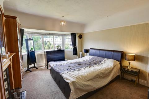 5 bedroom semi-detached house for sale, Woodhall Park Grove, Stanningley, Pudsey, West Yorkshire, LS28