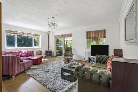 2 bedroom bungalow for sale, Laleham Reach, Chertsey, Surrey, KT16