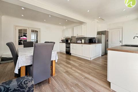 9 Gloucester Avenue, East Tilbury, Tilbury, RM18 8RB