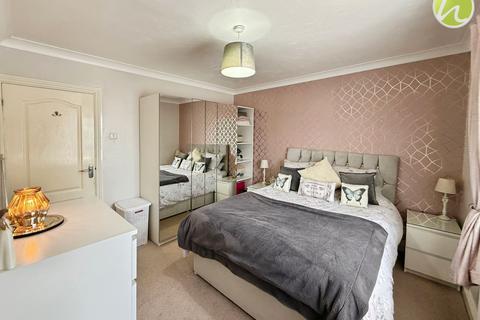 9 Gloucester Avenue, East Tilbury, Tilbury, RM18 8RB