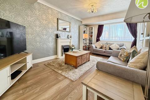 9 Gloucester Avenue, East Tilbury, Tilbury, RM18 8RB