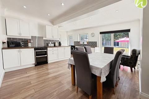 9 Gloucester Avenue, East Tilbury, Tilbury, RM18 8RB