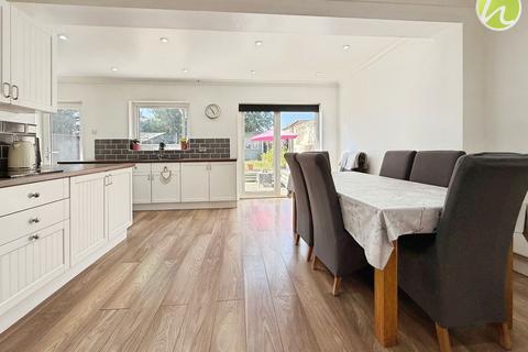 9 Gloucester Avenue, East Tilbury, Tilbury, RM18 8RB