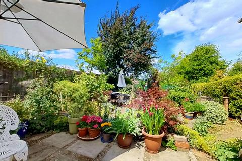 14 Briar Hill Road, Northampton, NN4 8LJ