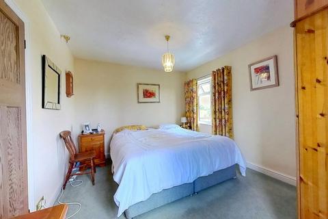 14 Briar Hill Road, Northampton, NN4 8LJ