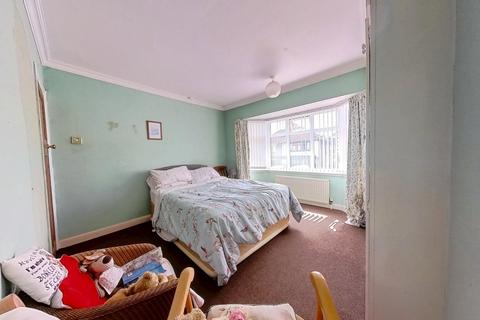 14 Briar Hill Road, Northampton, NN4 8LJ