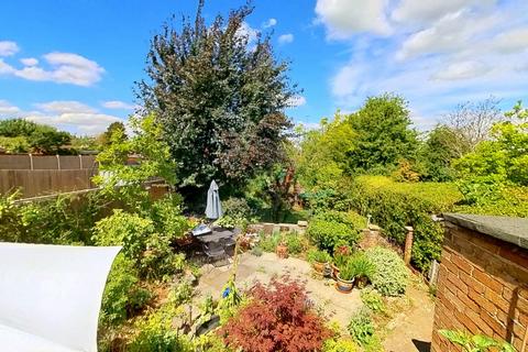14 Briar Hill Road, Northampton, NN4 8LJ