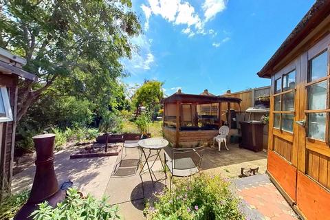 14 Briar Hill Road, Northampton, NN4 8LJ