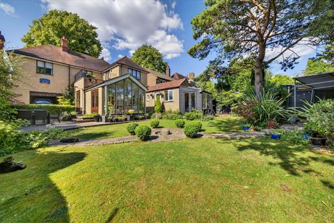 4 bedroom detached house for sale, Kingsley Avenue, Kettering NN16