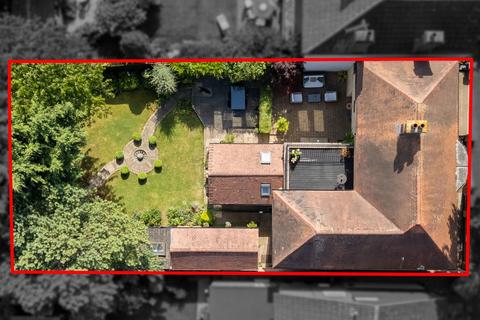 4 bedroom detached house for sale, Kingsley Avenue, Kettering NN16