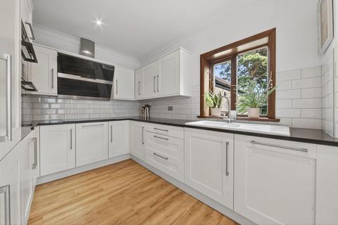 4 bedroom detached house for sale, Kingsley Avenue, Kettering NN16