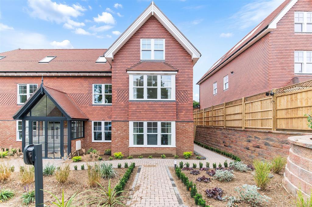 HOLLYMEOAK ROAD, 29 A,C,D- (7).jpg