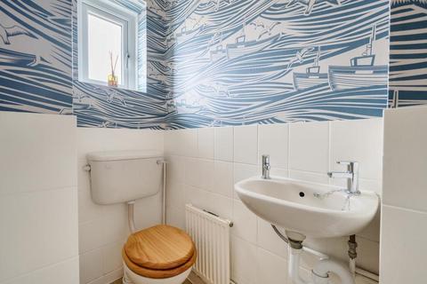 18 Glenham Road, Thame, OX9 3WD