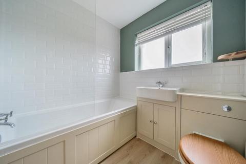 18 Glenham Road, Thame, OX9 3WD
