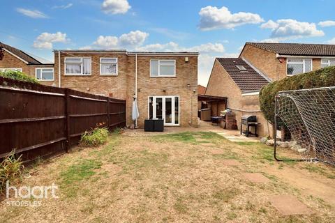 3 bedroom semi-detached house for sale, Telscombe Way, Luton