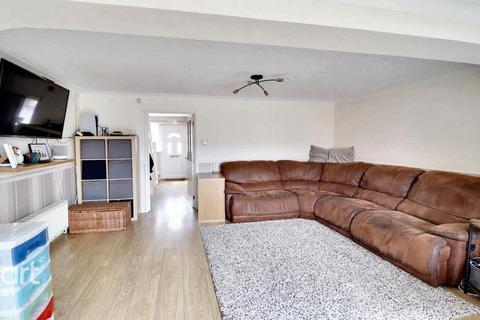 3 bedroom semi-detached house for sale, Telscombe Way, Luton