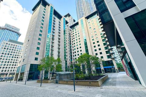 3 bedroom apartment to rent, South Quay Square, London E14