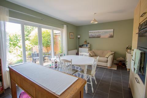 7 Abbott Close, Ottery St Mary, EX11 1FH