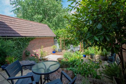 7 Abbott Close, Ottery St Mary, EX11 1FH