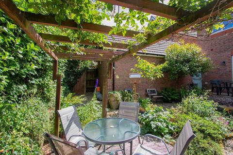 7 Abbott Close, Ottery St Mary, EX11 1FH