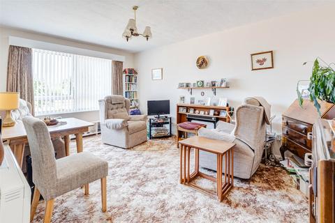 1 bedroom flat for sale, Hawthorn Gardens, Worthing, West Sussex, BN14