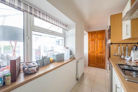2 bedroom terraced house for sale, Bradford Road, Cleckheaton