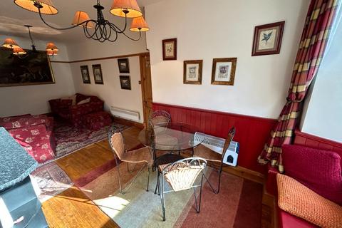 undefined, Lawnmarket, Old Town, Edinburgh, EH1