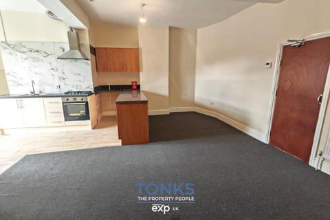 2 bedroom flat to rent, High Street, Cradley Heath B64
