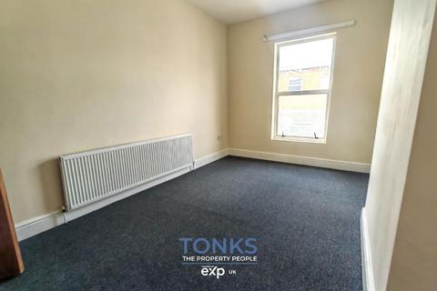 2 bedroom flat to rent, High Street, Cradley Heath B64