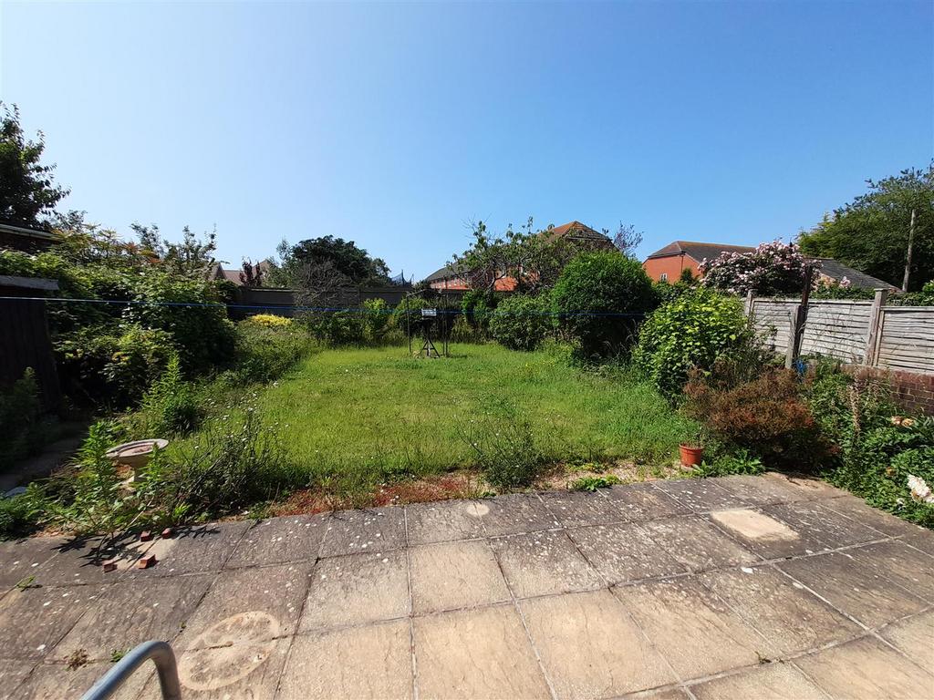 Rear garden 6.jpg