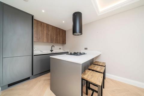 1 bedroom flat for sale, Lynton Road, London W3