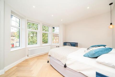 1 bedroom flat for sale, Lynton Road, London W3
