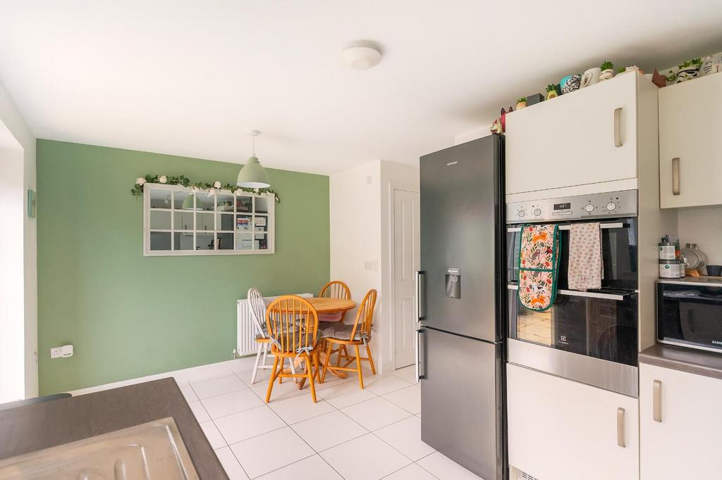 0 R9 SRSG - Kitchen Diner B.jpg