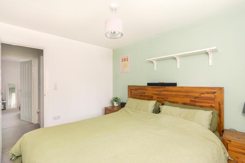 0 R9 SRSG - Bedroom H.jpg