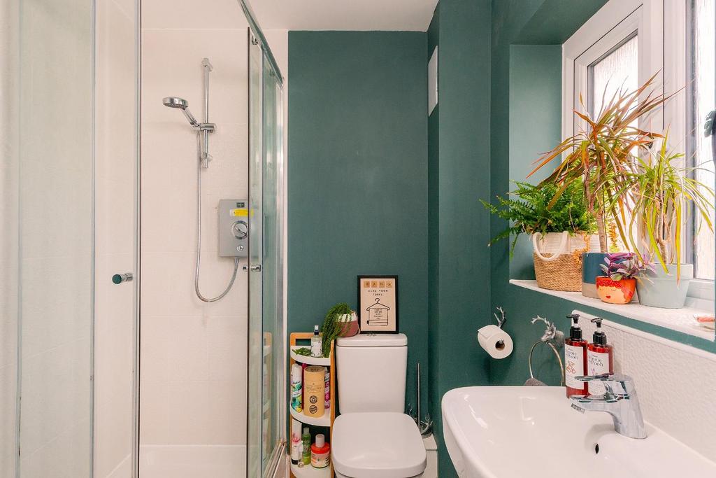0 R9 SRSG - Ensuite A.jpg