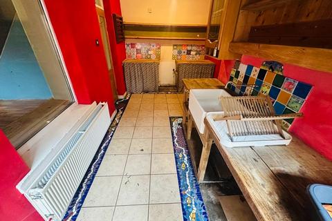 303 Graig Road, Godrergraig, Swansea, SA9 2NZ